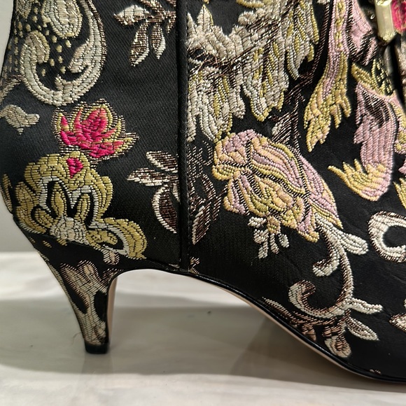 SAM EDELMAN Black Floral Embroidered Kinzey Round Toe Cone Heel Booties 7.5 - Picture 12 of 14